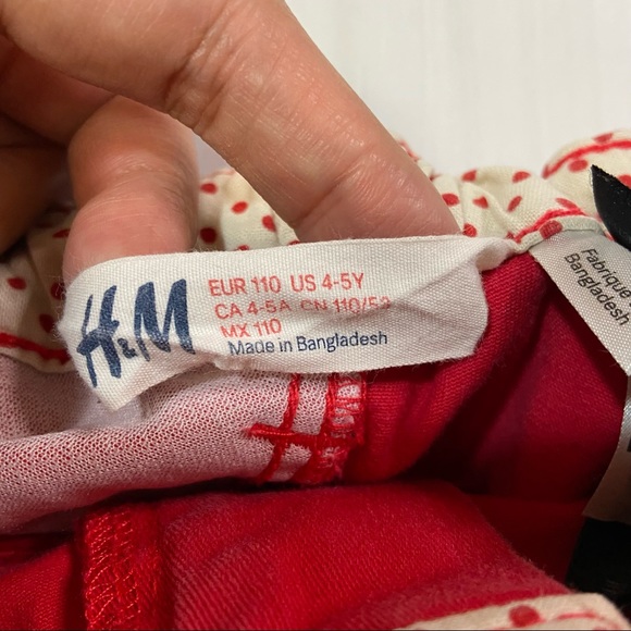 H&M Hello Kitty Girl’s Red Mini Skirt Size 4-5Y - Picture 5 of 7